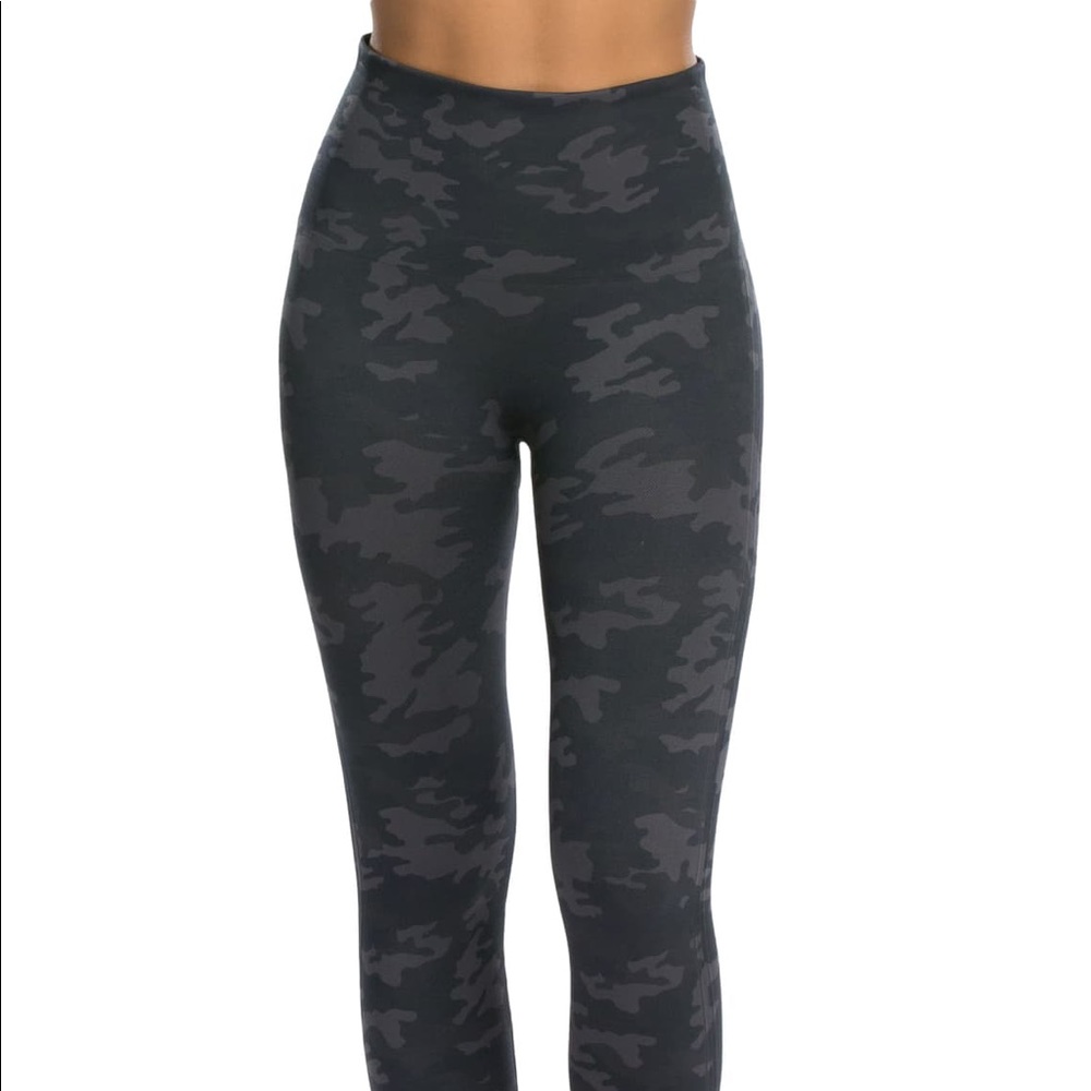 NEVER WORN Spanx look at me now seamless leggings